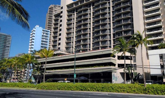 Aqua Palms Waikiki Exterior