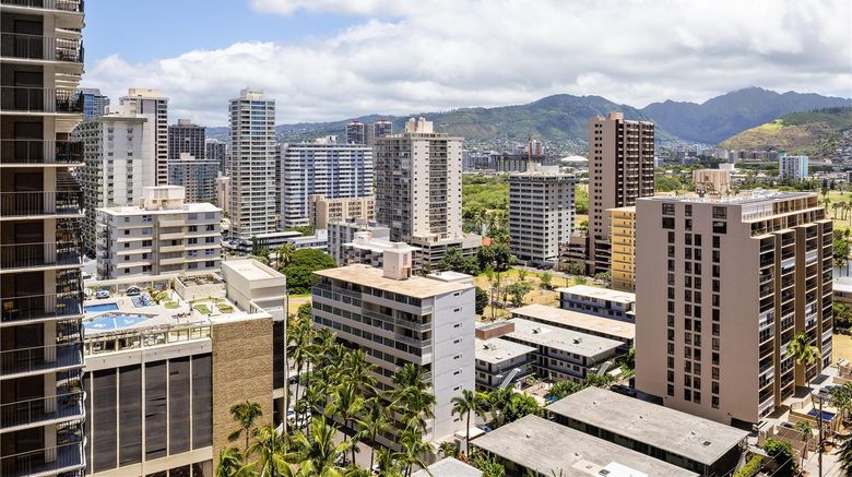 <b>Aston at the Waikiki Banyan Suite</b>. Images powered by <a href="https://iceportal.shijigroup.com/" title="IcePortal" target="_blank">IcePortal</a>.