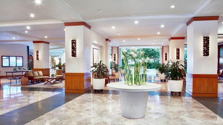 <b>Ilikai Lite Hotel Lobby</b>. Images powered by <a href="https://iceportal.shijigroup.com/" title="IcePortal" target="_blank">IcePortal</a>.