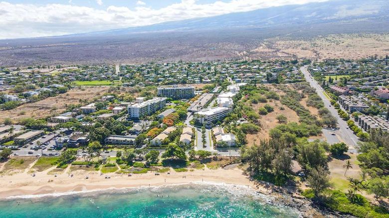 Aston at the Maui Banyan Exterior. Images powered by <a href="https://iceportal.shijigroup.com" target="_blank" rel="noopener">Ice Portal</a>.