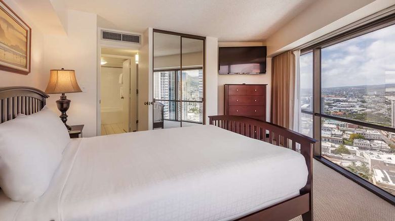 <b>Aston at the Executive Centre Hotel Room</b>. Images powered by <a href="https://iceportal.shijigroup.com/" title="IcePortal" target="_blank">IcePortal</a>.