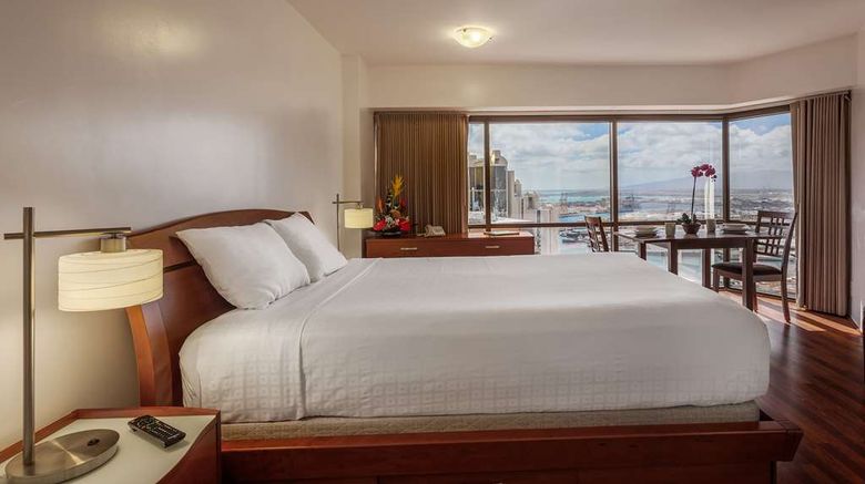 <b>Aston at the Executive Centre Hotel Room</b>. Images powered by <a href="https://iceportal.shijigroup.com/" title="IcePortal" target="_blank">IcePortal</a>.