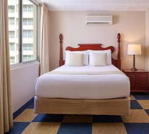 Ewa Hotel Waikiki Room