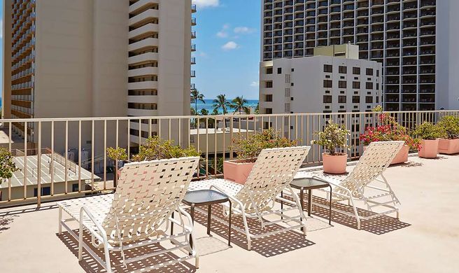 Ewa Hotel Waikiki Exterior