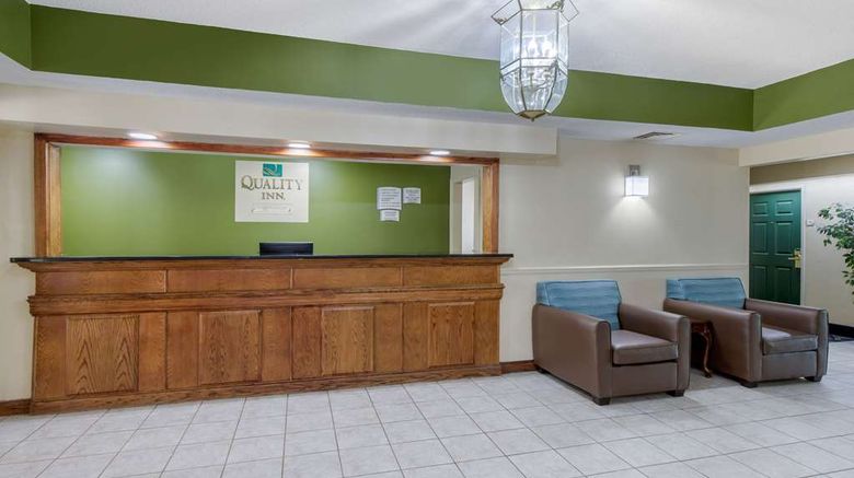 <b>Quality Inn Kingstree Lobby</b>. Images powered by <a href="https://iceportal.shijigroup.com/" title="IcePortal" target="_blank">IcePortal</a>.