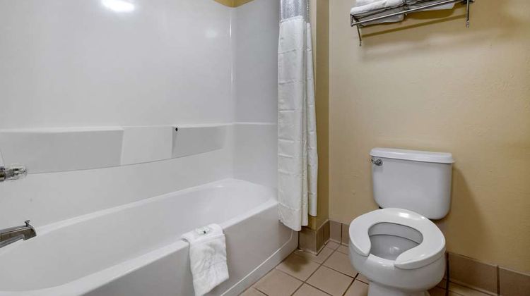 Quality Inn Kingstree Room
