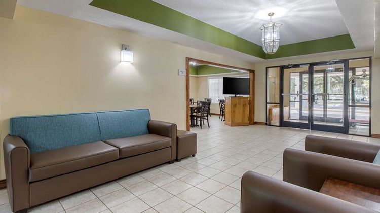 Quality Inn Kingstree Lobby