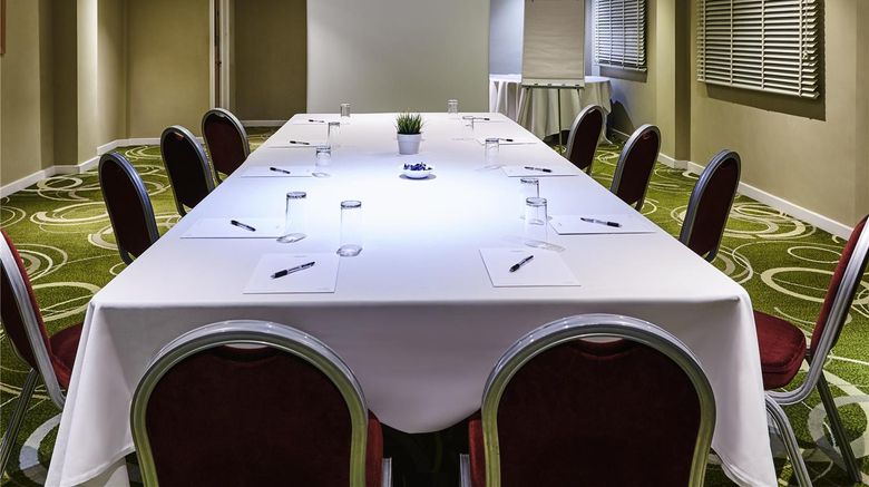 <b>Mercure Newbury West Grange Hotel Meeting</b>. Images powered by <a href="https://iceportal.shijigroup.com/" title="IcePortal" target="_blank">IcePortal</a>.