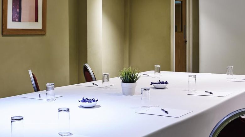 <b>Mercure Newbury West Grange Hotel Meeting</b>. Images powered by <a href="https://iceportal.shijigroup.com/" title="IcePortal" target="_blank">IcePortal</a>.