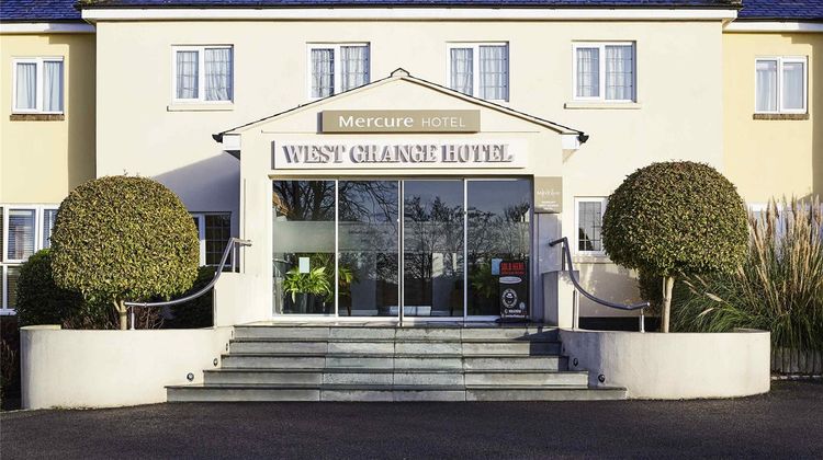 Mercure Newbury West Grange Hotel Exterior