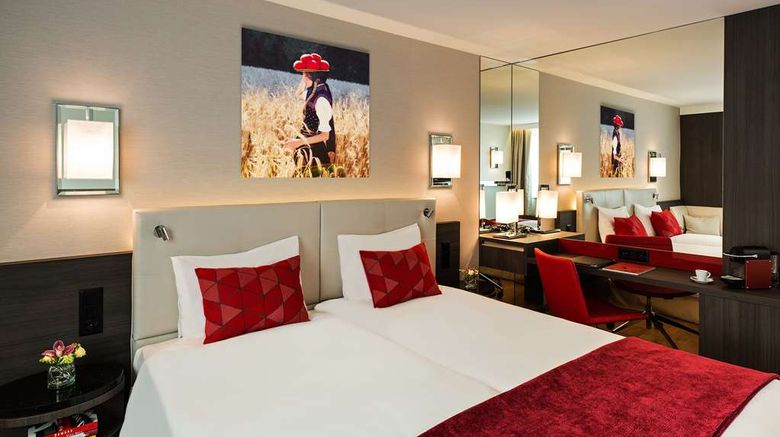 <b>Astoria Hotel Room</b>. Images powered by <a href="https://iceportal.shijigroup.com/" title="IcePortal" target="_blank">IcePortal</a>.