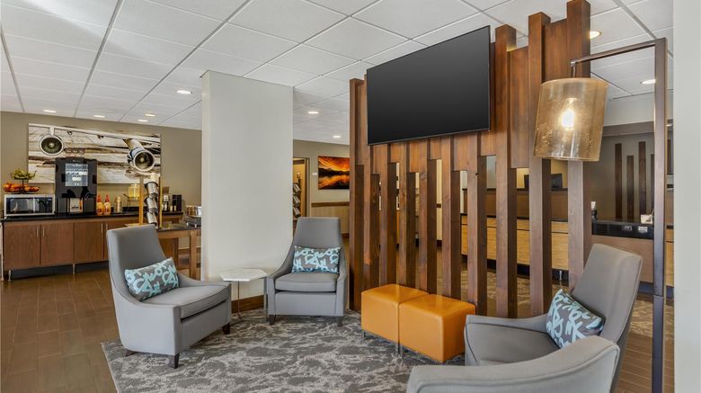<b>Best Western Plus Bellingham Airport Lobby</b>. Images powered by <a href="https://iceportal.shijigroup.com/" title="IcePortal" target="_blank">IcePortal</a>.