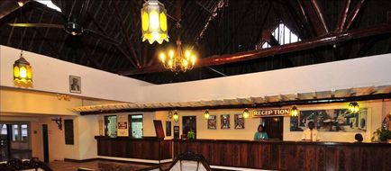 Reef Hotel Lobby