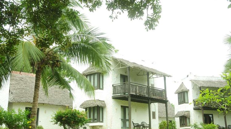 Jacaranda Indian Ocean Beach Resort Exterior