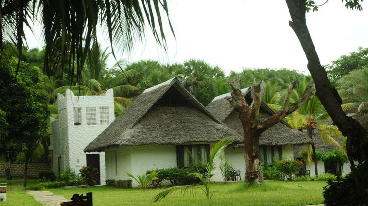 Jacaranda Indian Ocean Beach Resort Exterior