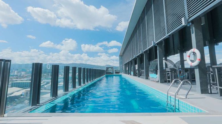 <b>bai Hotel Cebu Pool</b>. Images powered by <a href="https://iceportal.shijigroup.com/" title="IcePortal" target="_blank">IcePortal</a>.