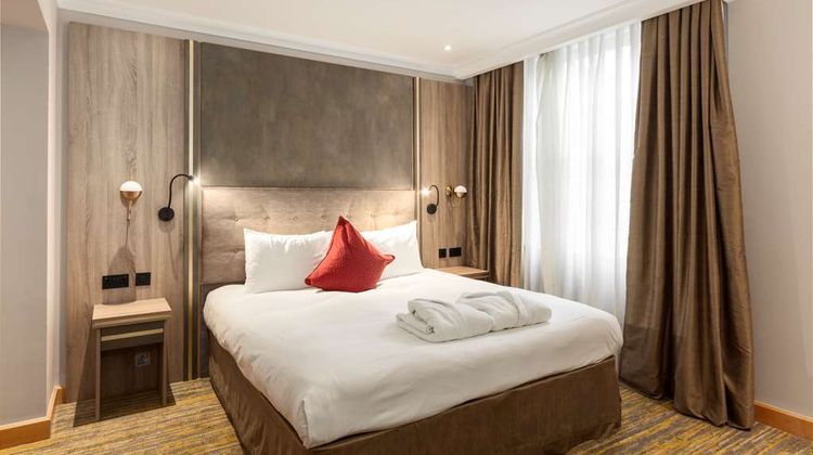 Courthouse Hotel Room