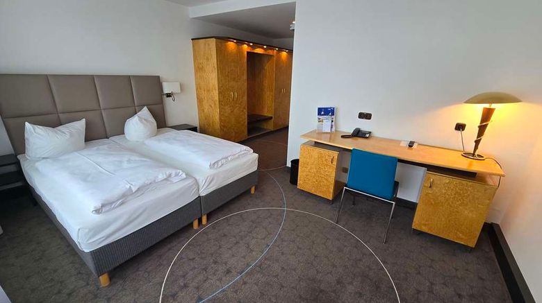 <b>Hotel am Terrassenufer Suite</b>. Images powered by <a href="https://iceportal.shijigroup.com/" title="IcePortal" target="_blank">IcePortal</a>.