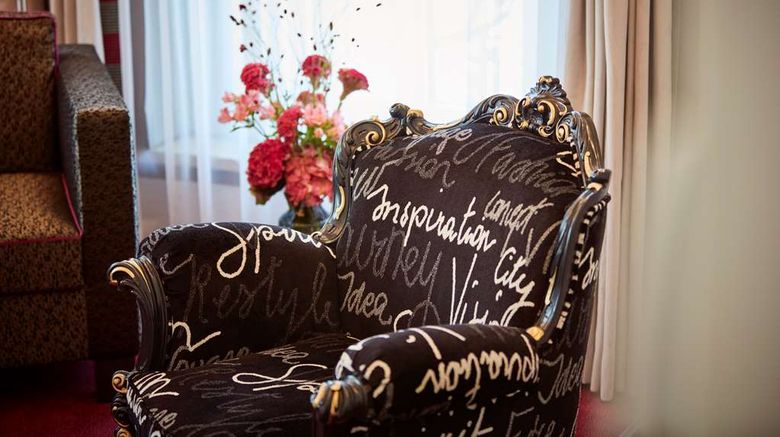 <b>Hotel Schweizerhof Zurich Suite</b>. Images powered by <a href="https://iceportal.shijigroup.com/" title="IcePortal" target="_blank">IcePortal</a>.