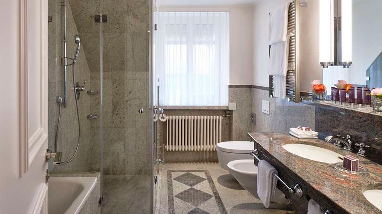 <b>Hotel Schweizerhof Zurich Suite</b>. Images powered by <a href="https://iceportal.shijigroup.com/" title="IcePortal" target="_blank">IcePortal</a>.