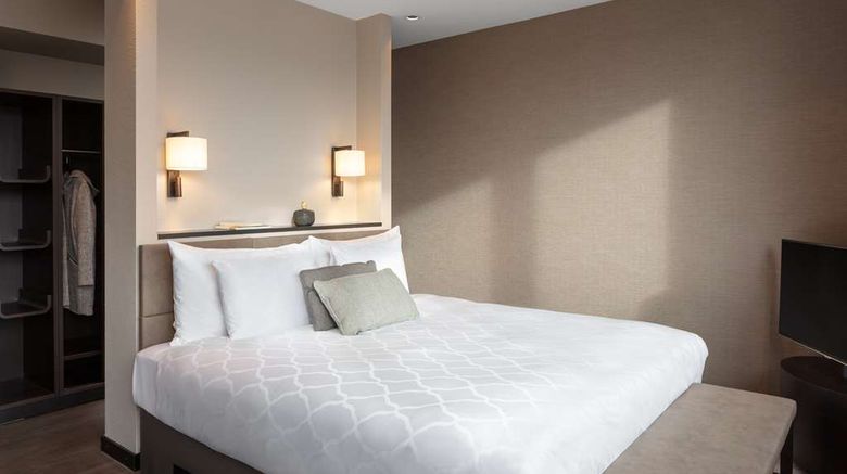 <b>Hotel Victoria Suite</b>. Images powered by <a href="https://iceportal.shijigroup.com/" title="IcePortal" target="_blank">IcePortal</a>.