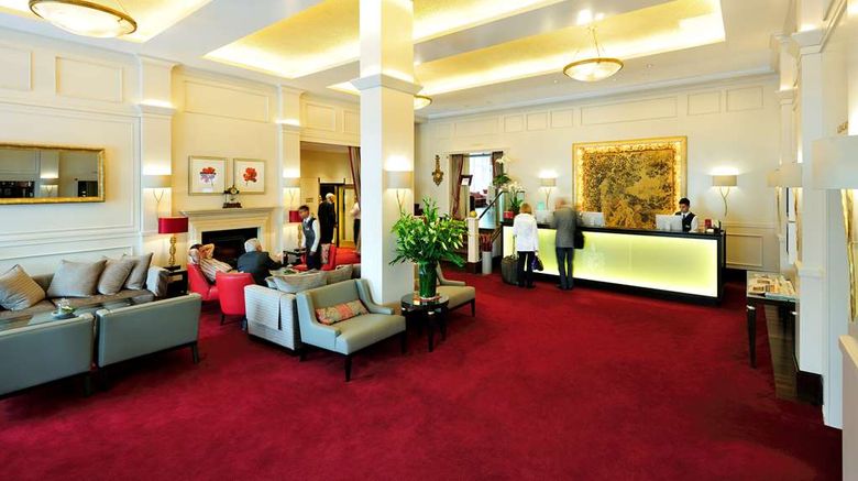 <b>Kastens Hotel Luisenhof Lobby</b>. Images powered by <a href="https://iceportal.shijigroup.com/" title="IcePortal" target="_blank">IcePortal</a>.