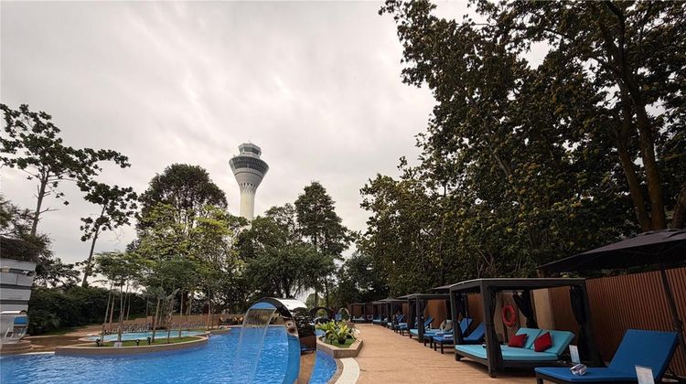 Sama Sama Hotel KL International Airport Pool