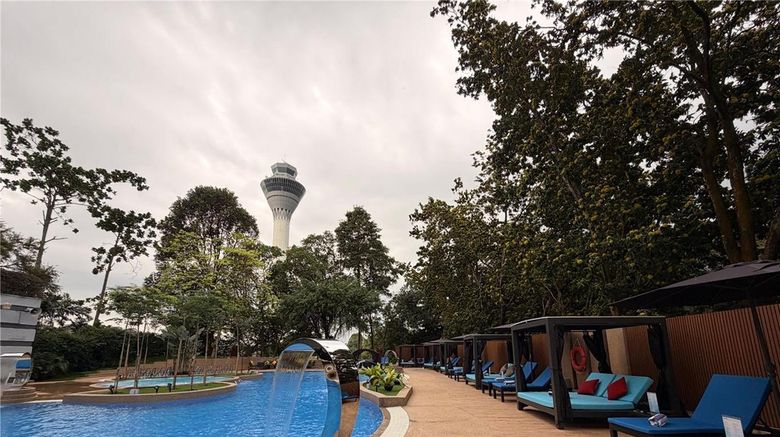 <b>Sama Sama Hotel KL International Airport Pool</b>. Images powered by <a href="https://iceportal.shijigroup.com/" title="IcePortal" target="_blank">IcePortal</a>.