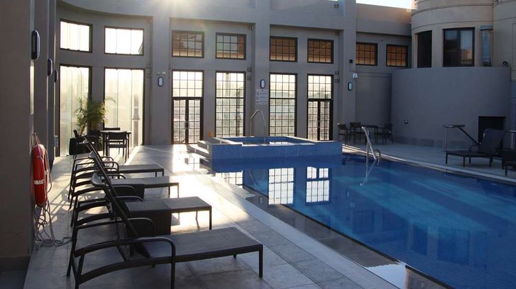 Stamford Grand Adelaide Pool
