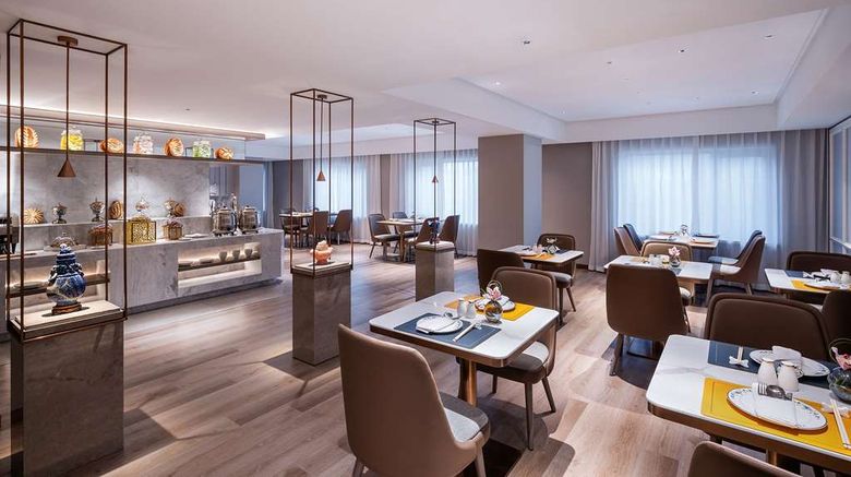 <b>Sunworld Dynasty Hotel Restaurant</b>. Images powered by <a href="https://iceportal.shijigroup.com/" title="IcePortal" target="_blank">IcePortal</a>.