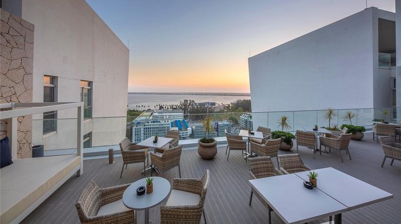 <b>Melia Maputo Sky Restaurant</b>. Images powered by <a href="https://iceportal.shijigroup.com/" title="IcePortal" target="_blank">IcePortal</a>.