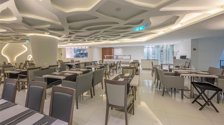 <b>Melia Maputo Sky Restaurant</b>. Images powered by <a href="https://iceportal.shijigroup.com/" title="IcePortal" target="_blank">IcePortal</a>.