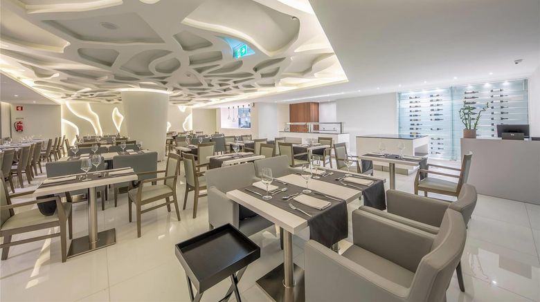 <b>Melia Maputo Sky Restaurant</b>. Images powered by <a href="https://iceportal.shijigroup.com/" title="IcePortal" target="_blank">IcePortal</a>.