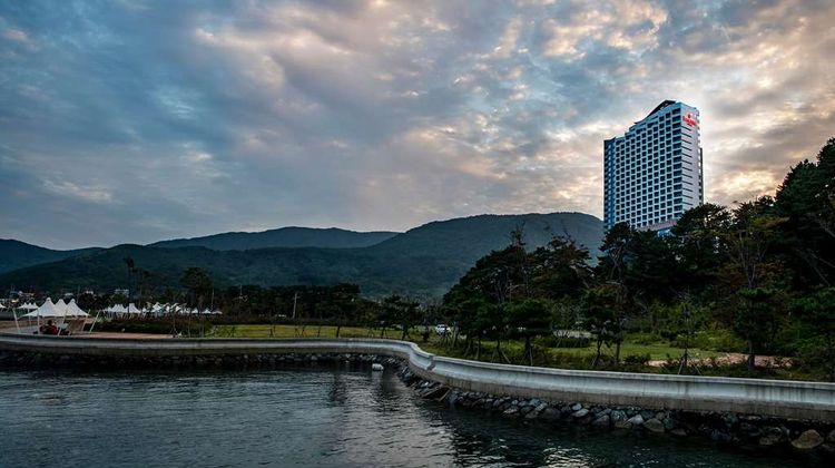 Ramada Suites Geoje Exterior