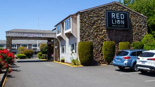 Red Lion Inn & Suites
