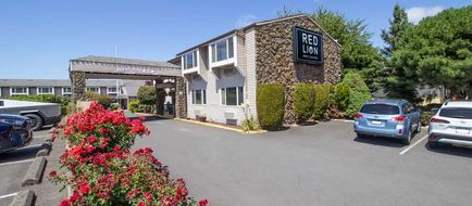 Red Lion Inn & Suites Exterior