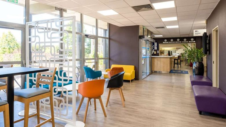 <b>Comfort Hotel Aeroport Lyon St Exupery Lobby</b>. Images powered by <a href="https://iceportal.shijigroup.com/" title="IcePortal" target="_blank">IcePortal</a>.