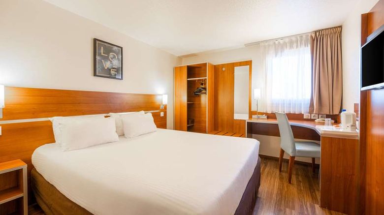 <b>Comfort Hotel Aeroport Lyon St Exupery Room</b>. Images powered by <a href="https://iceportal.shijigroup.com/" title="IcePortal" target="_blank">IcePortal</a>.