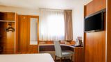 Comfort Hotel Aeroport Lyon St Exupery Room