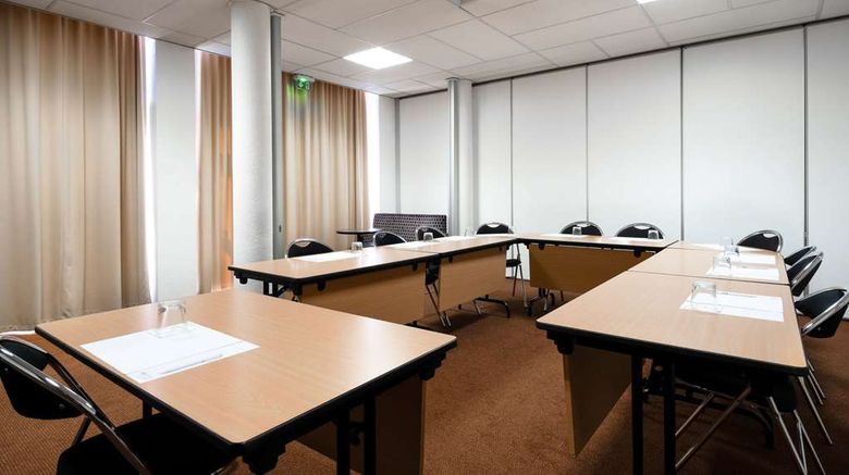 <b>Comfort Hotel Aeroport Lyon St Exupery Meeting</b>. Images powered by <a href="https://iceportal.shijigroup.com/" title="IcePortal" target="_blank">IcePortal</a>.