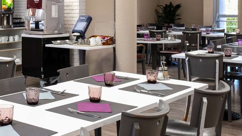 <b>Comfort Hotel Aeroport Lyon St Exupery Restaurant</b>. Images powered by <a href="https://iceportal.shijigroup.com/" title="IcePortal" target="_blank">IcePortal</a>.