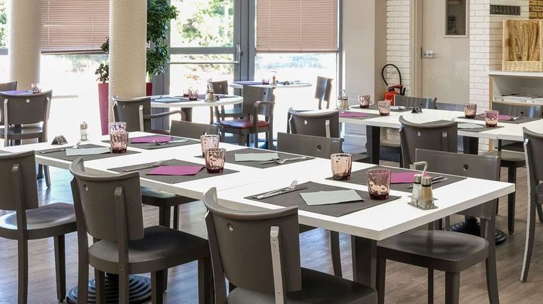 <b>Comfort Hotel Aeroport Lyon St Exupery Restaurant</b>. Images powered by <a href="https://iceportal.shijigroup.com/" title="IcePortal" target="_blank">IcePortal</a>.