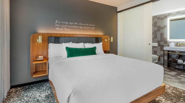 <b>Cambria Hotel Boston Downtown Suite</b>. Images powered by <a href="https://iceportal.shijigroup.com/" title="IcePortal" target="_blank">IcePortal</a>.