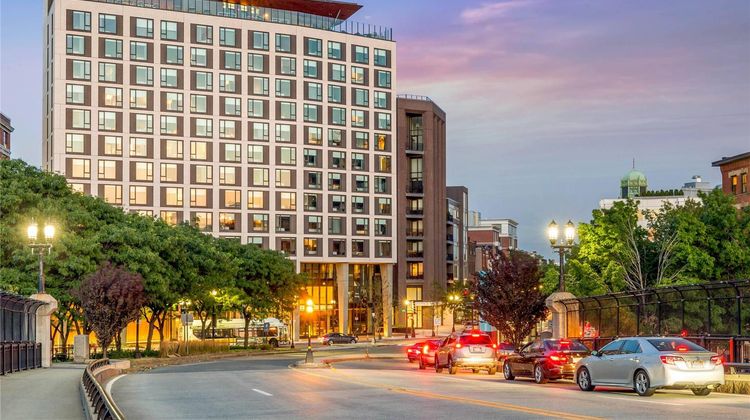 Cambria Hotel Boston Downtown Exterior