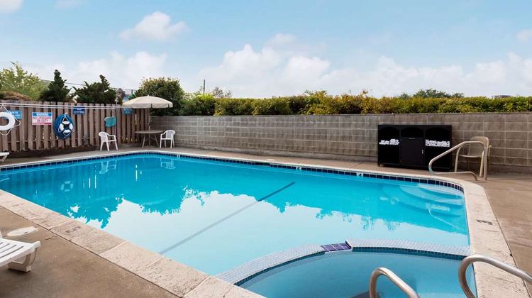 Red Lion Inn & Suites Grants Pass Pool