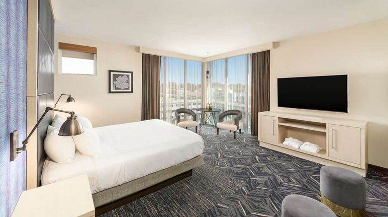 <b>Hyatt Place Greenville Downtown Suite</b>. Images powered by <a href="https://iceportal.shijigroup.com/" title="IcePortal" target="_blank">IcePortal</a>.