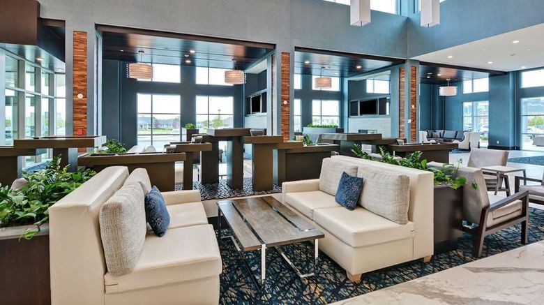 <b>Embassy Suites Indianapolis Airport Lobby</b>. Images powered by <a href="https://iceportal.shijigroup.com/" title="IcePortal" target="_blank">IcePortal</a>.