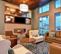 Embassy Suites Indianapolis Airport Lobby