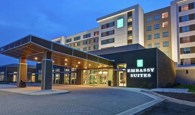 Embassy Suites Indianapolis Airport Exterior