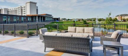 Embassy Suites Indianapolis Airport Exterior